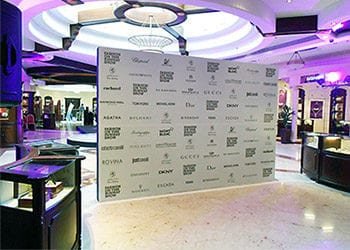 Press Wall с печатью баннера